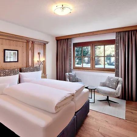 Hotel Gletscherblick 4*