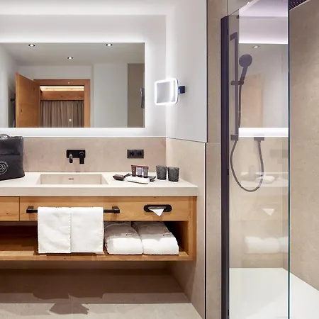 Hotel Gletscherblick 4*