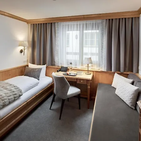 Hotell Gletscherblick 4*