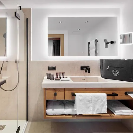 Gletscherblick Hotell 4*